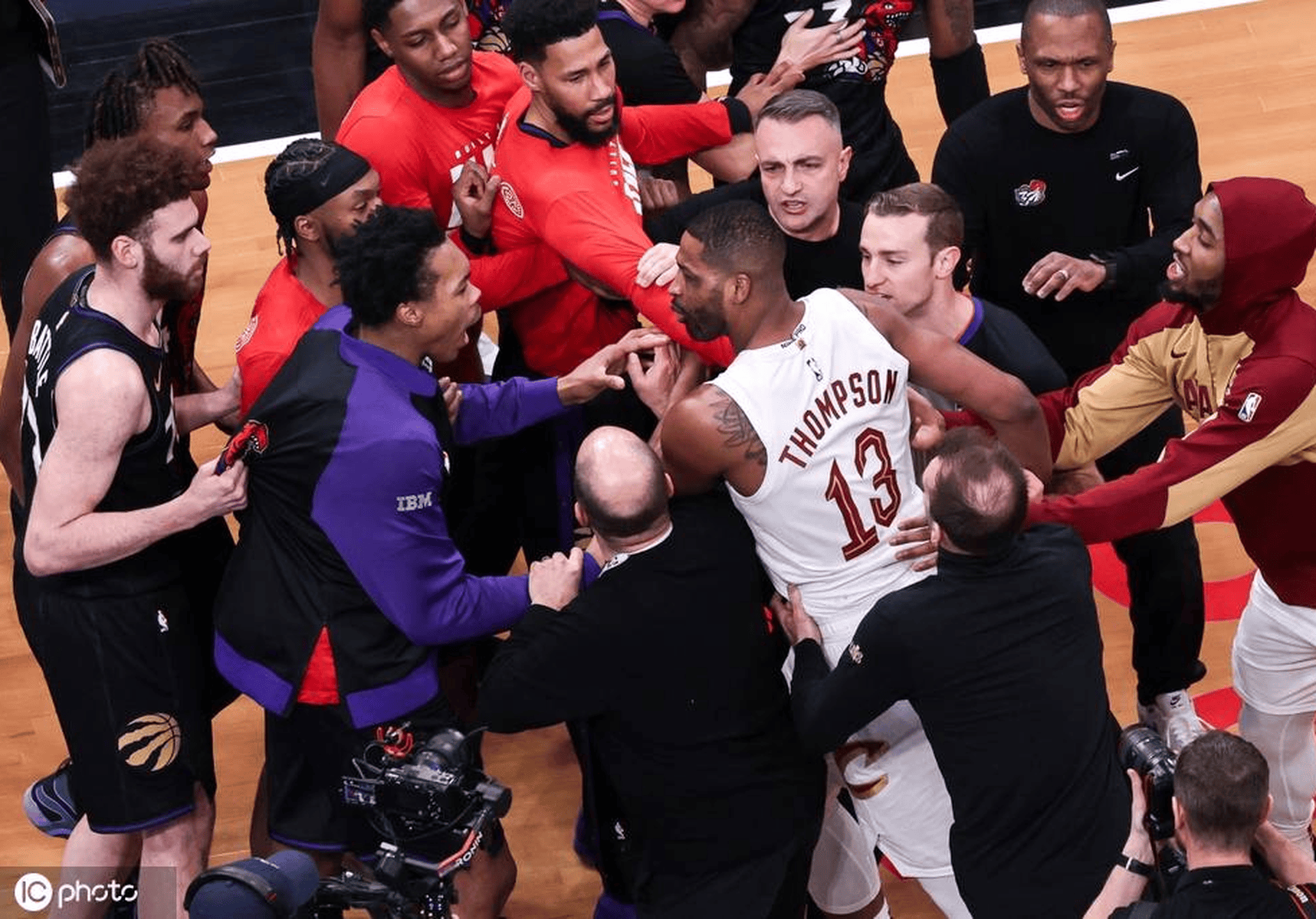 Leyu体育APP-太狠了！多伦多猛龙围绕意甲止住颓势切尔西外线爆发备战欧联，斯图加特集结日更衣室发声的简单介绍  第2张